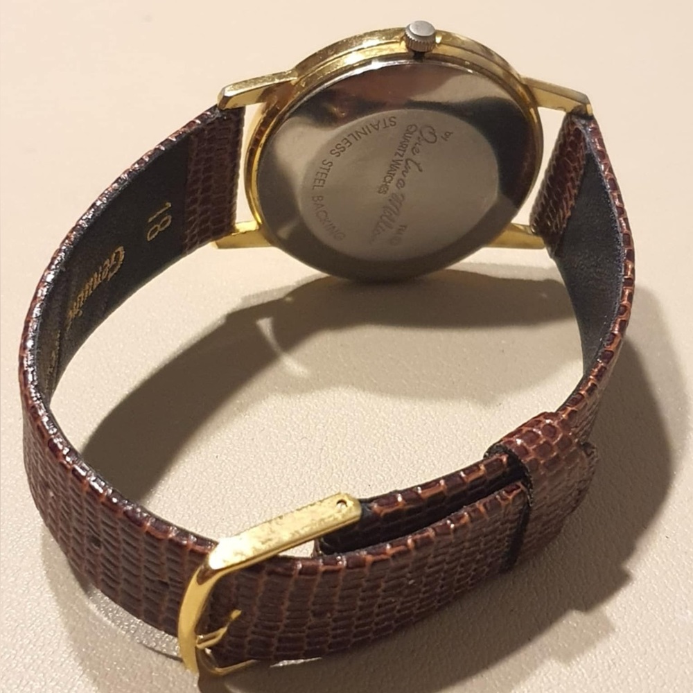 🦋10/$20🦋 Vintage Mary Englebreit Since 1952 Goldtone Leather Women's Watch - Picture 3 of 4